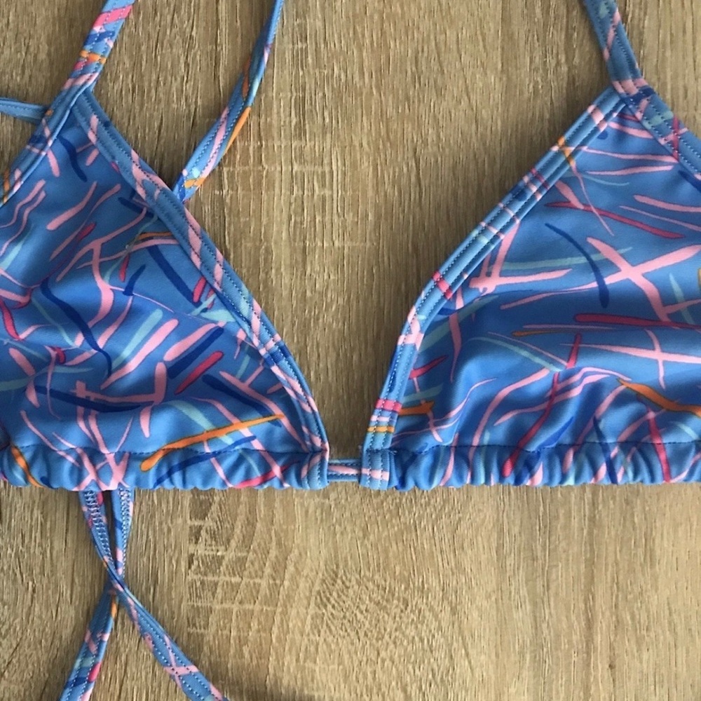 American Apparel Light Blue Triangle Bikini Top Size L can fit a M